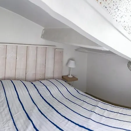 Apartment Calme Avec Vue Degagee, Terrasse, Clim, Parking ! *