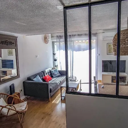 Calme Avec Vue Degagee, Terrasse, Clim, Parking ! Apartment *